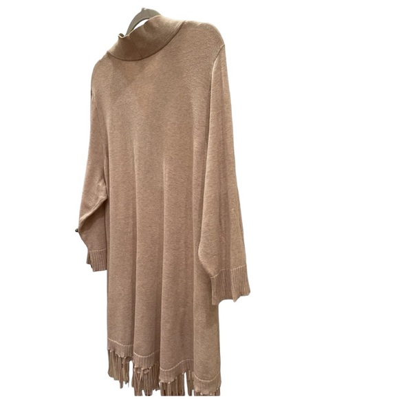 Isaac Mizrahi Live! 3/4-Sleeves With V-Neck And Fringe Trim. Oatmeal Heather 2X - Picture 12 of 12